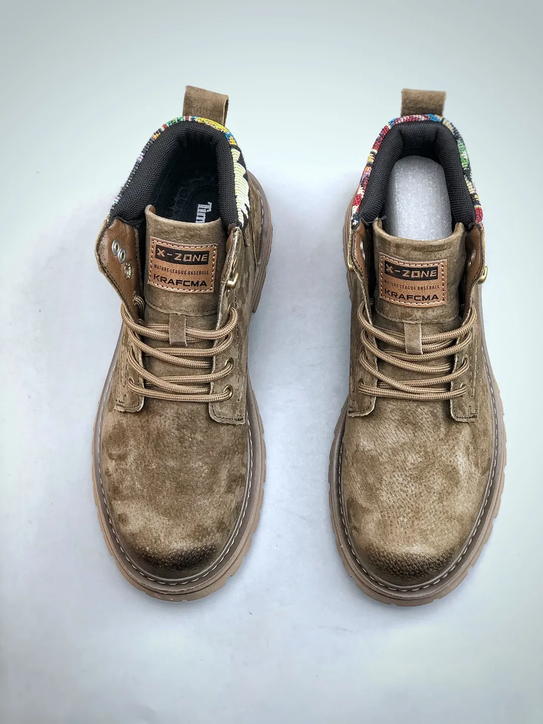 Pick up locally 💰 520, support in-store Timberland/Timberland classic 25ss new low top (plus velvet) Classic re-engineering New upgrade Guangdong factory quality Original box original packaging The fabric is made of Italian 🇮🇹 top frosted mesh with anti-odor and anti-corrosion genuine leather latex insoles to give you a perfect wearing experience High quality and durable, a must-have for sportsmen Specially designed to not look handsome High-quality and first-class foot feel Exclusive supply Official item number: TB23066 Size: 39 40 41 42 43 44
